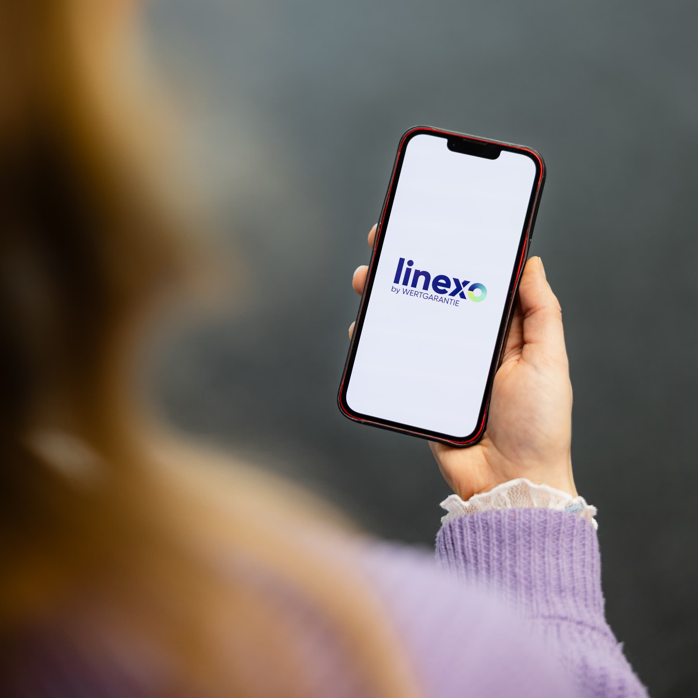 Blick auf ein Handy, auf dem die linexo-App geöffnet ist